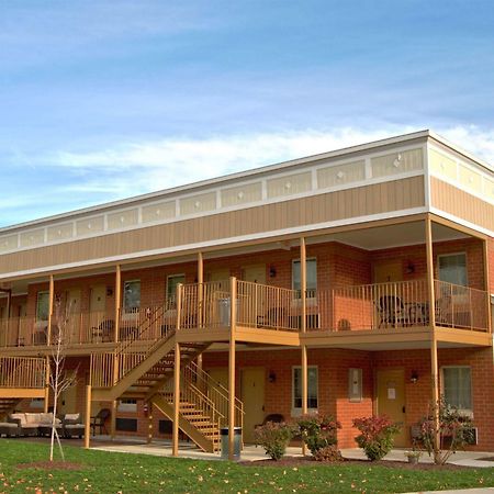 Put-In-Bay Victory Station Hotel Exterior foto
