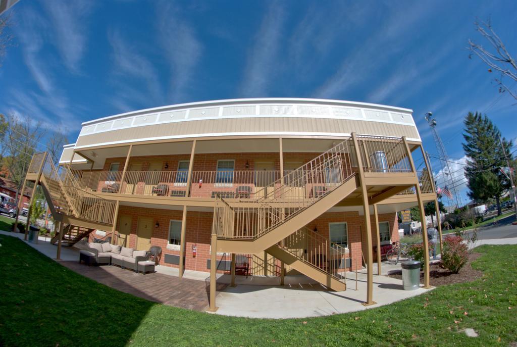 Put-In-Bay Victory Station Hotel Exterior foto