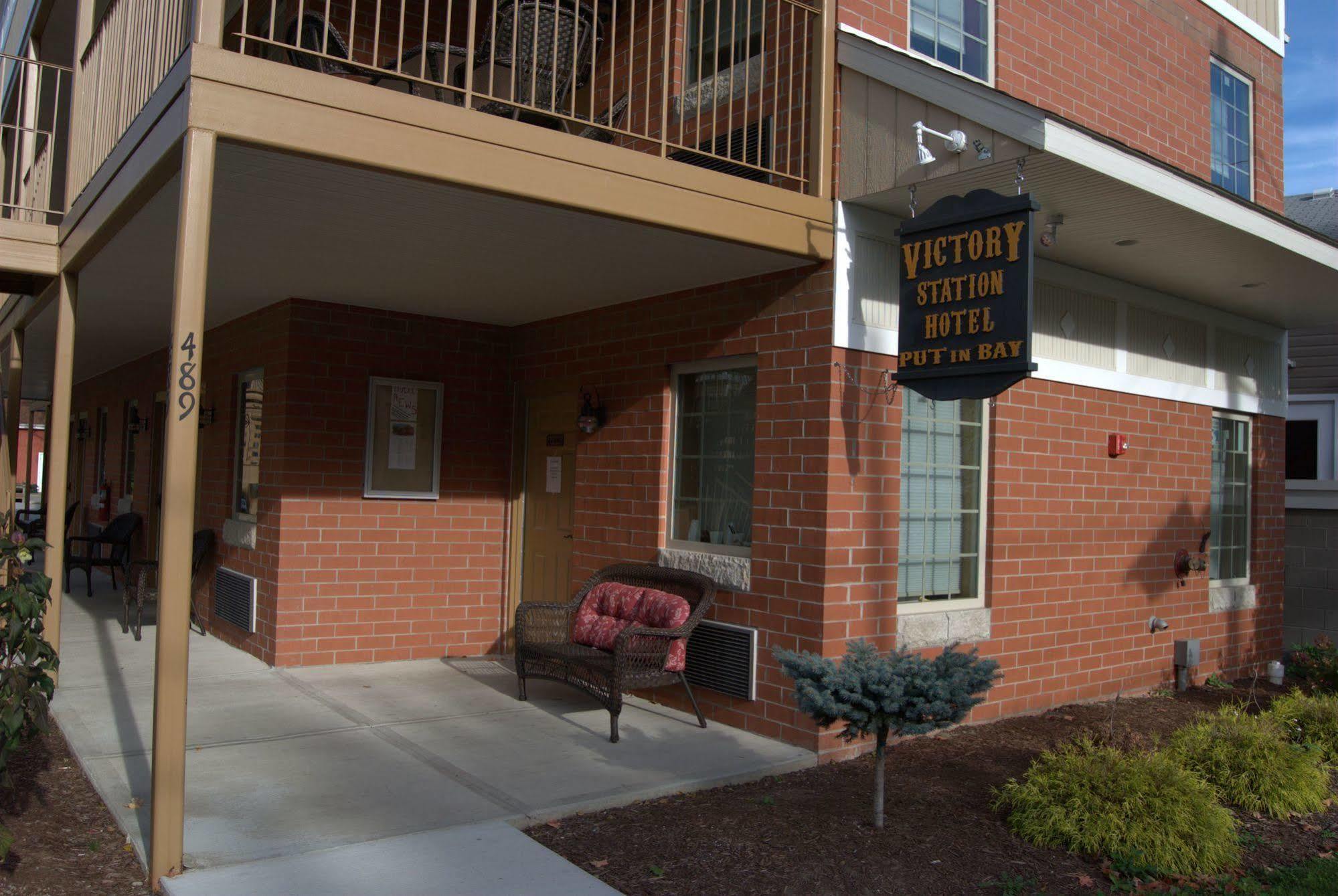 Put-In-Bay Victory Station Hotel Exterior foto